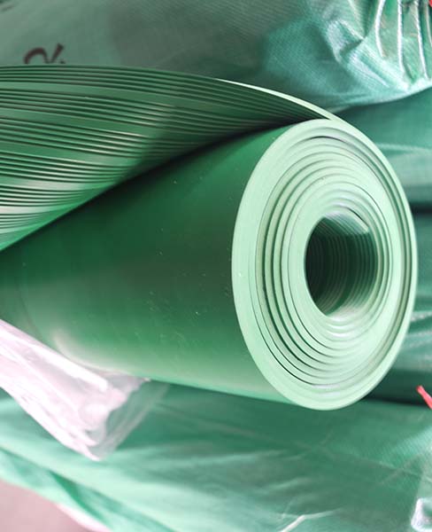 氟橡膠板是屬于實木的嗎