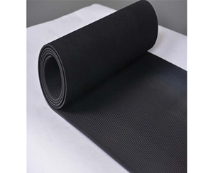 復合橡膠板是屬于實木的嗎